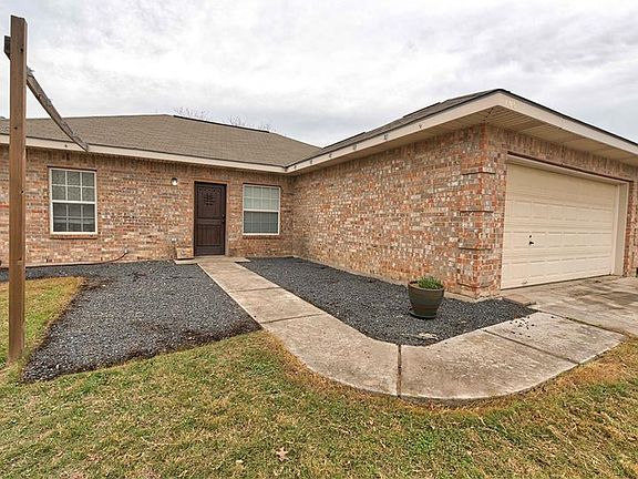 5th image of 106 Bellair Dr