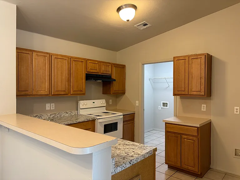 2704 Fennel Rd — Photo 6