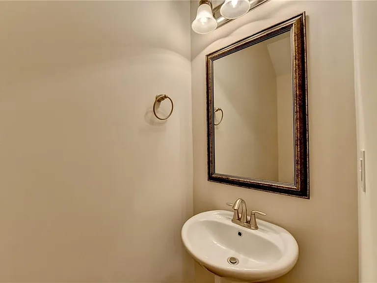 2152 Greencrest Cir — Photo 27