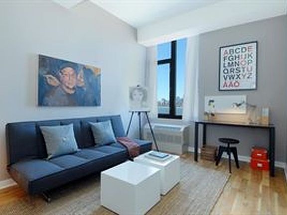 5th image of 122 West St APT 1G