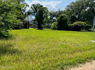 215 Magnolia Ave, Pass Christian, MS 39571