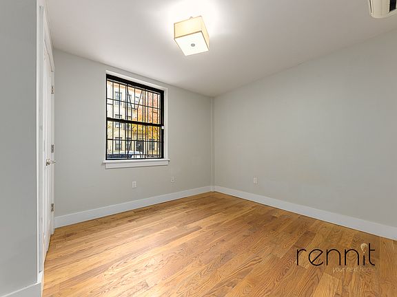 5th image of 814 Saint Johns Pl APT 1