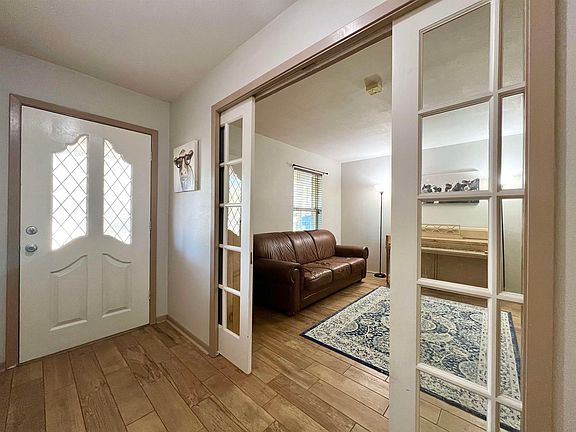 2nd image of 3203 Restview St