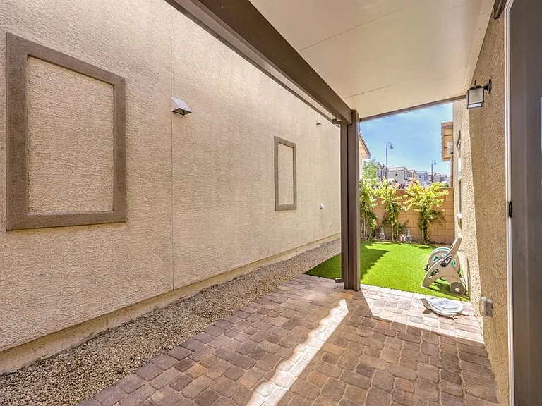2648 Montesilvano Pl — Photo 39