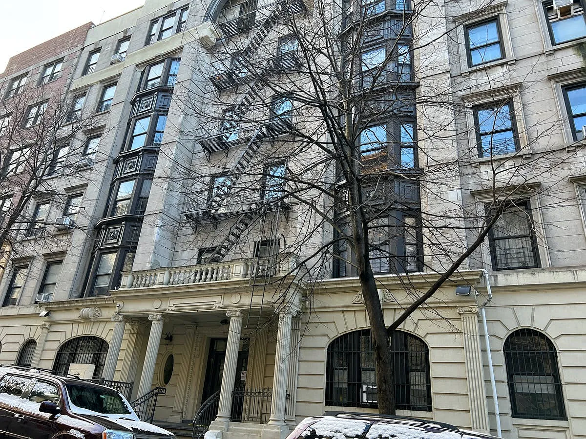 616 W 137th St photo 1