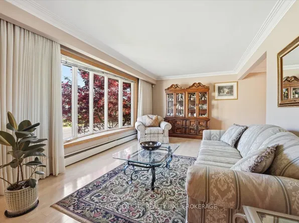 41 Albert St W, Thorold, ON L2V 2G4