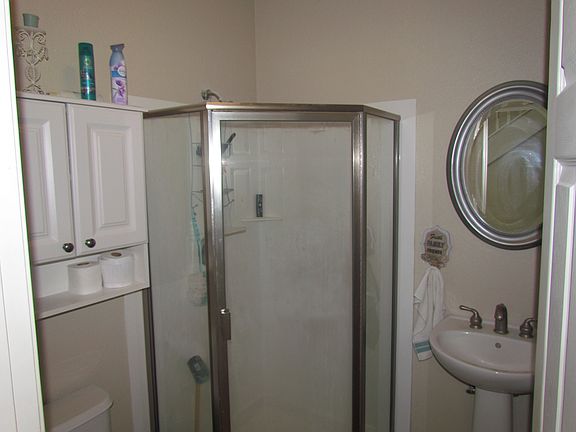 3rd image of 387 Savannah Dr