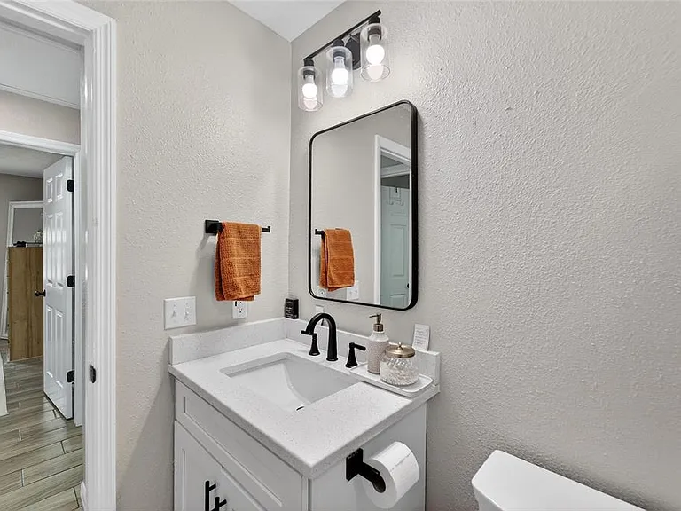 5502 Peach Ave — Photo 31