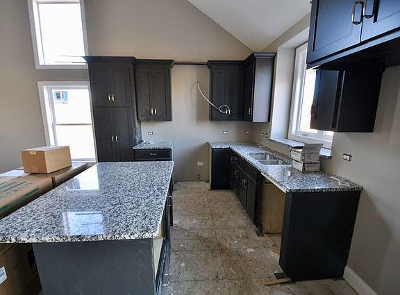 3rd image of 537-539 Sudbury Cir