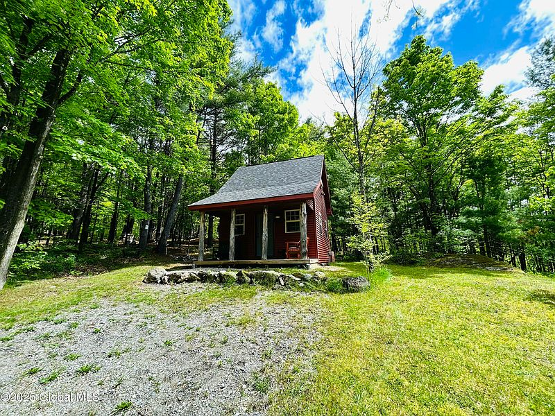 4th image of 981 New Hague Road