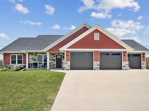 153 Mulberry Dr SE, Cascade, IA 52033