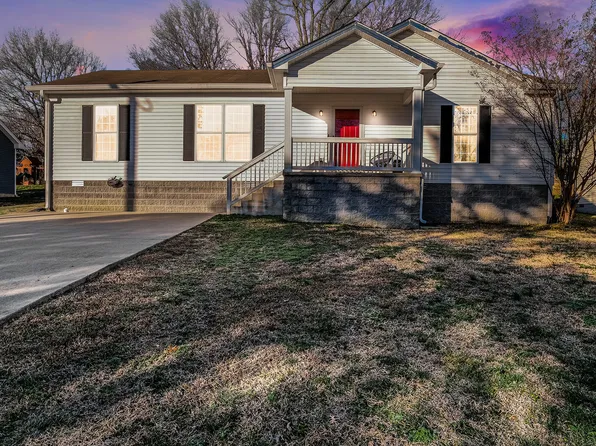 64 Phillips Ave, Watertown, TN 37184