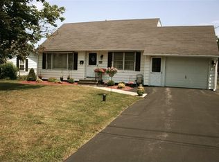 304 Valley Rd, Liverpool, NY 13088