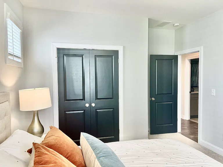 413 Belton St #413 BELTON ST — Photo 37