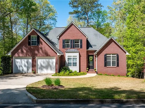 218 N Ole Hickory Trl, Carrollton, GA 30117