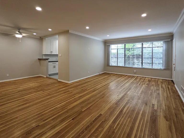 458 S Oakhurst Dr #5 — Photo 2
