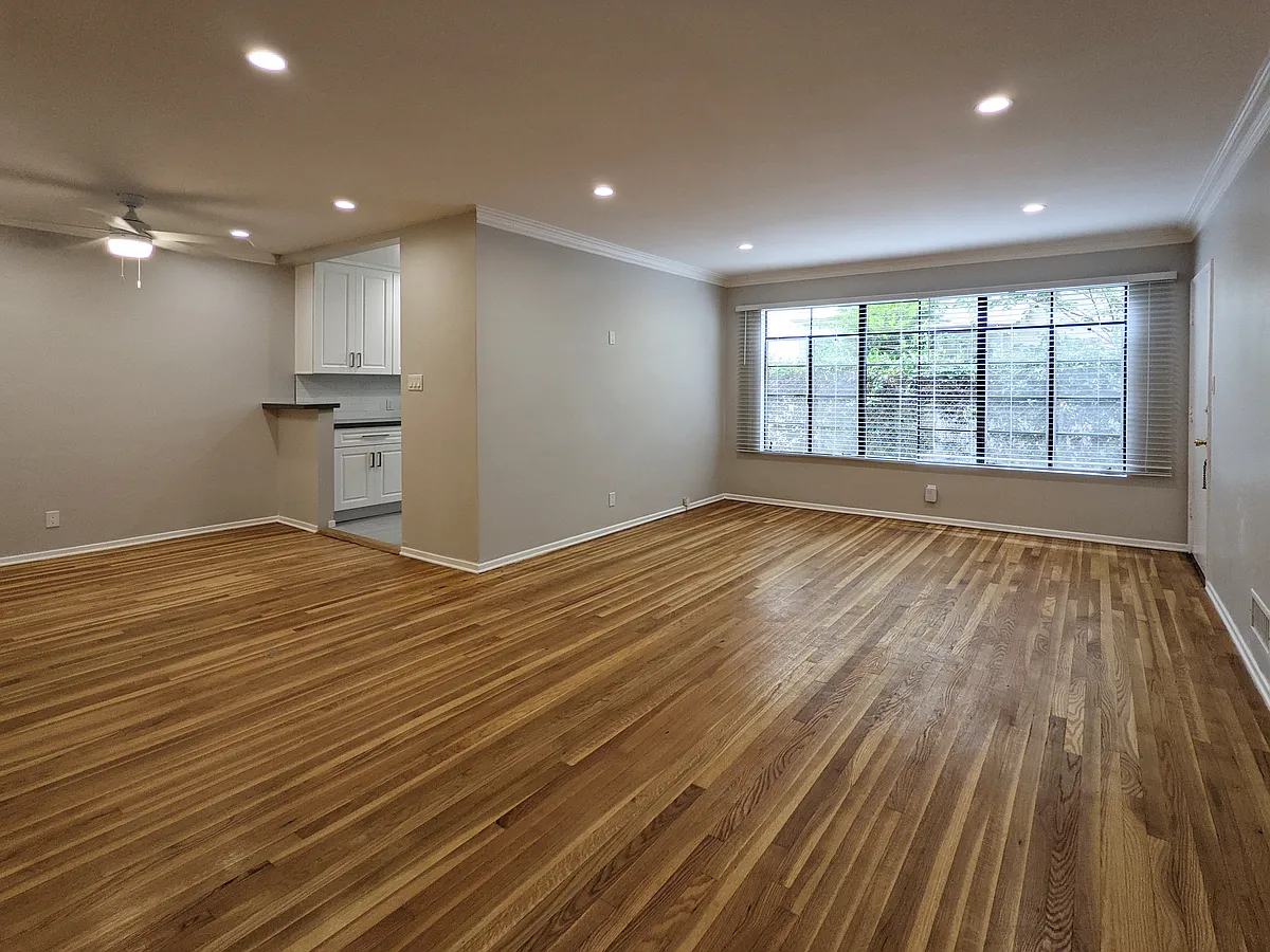 Building Photo - 458 S Oakhurst Dr #5