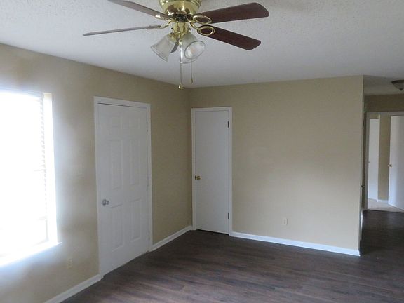 3rd image of 110 Raymond Dr