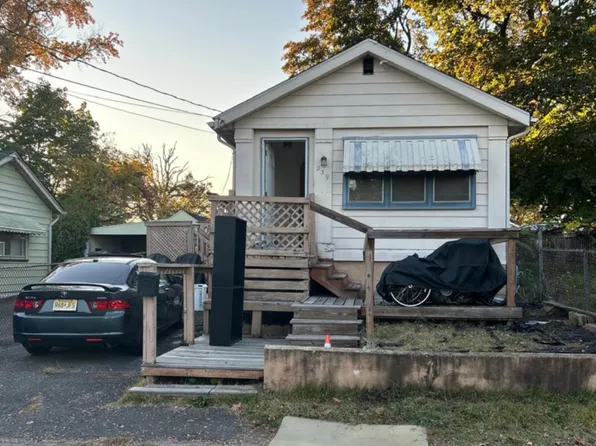 239 Alpine Way, Laurence Harbor, NJ 08879