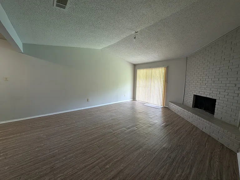5312 Hastings Dr — Photo 3