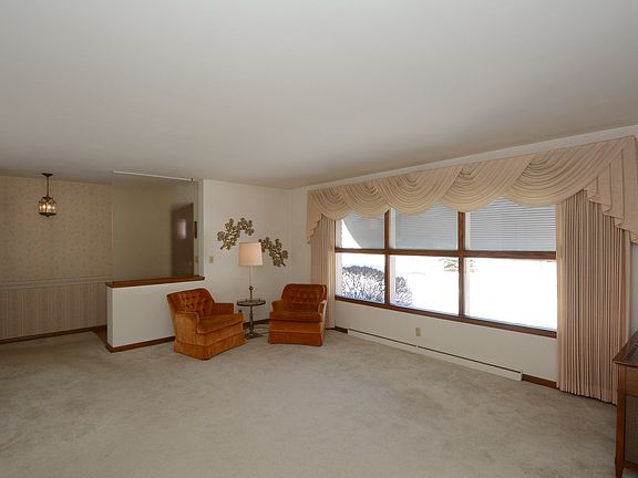 4th image of 2841 S Aurene Cir
