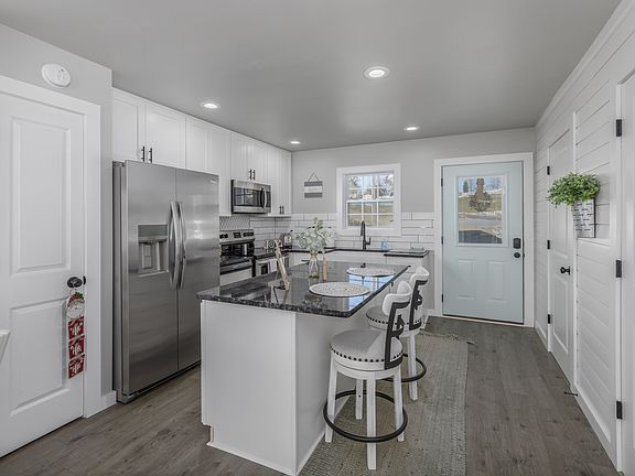 4th image of 1961 Lakeshore Dr