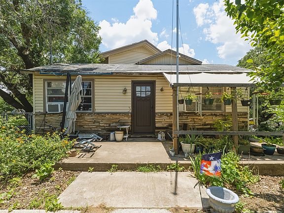 2nd image of 320 Beverly Rd