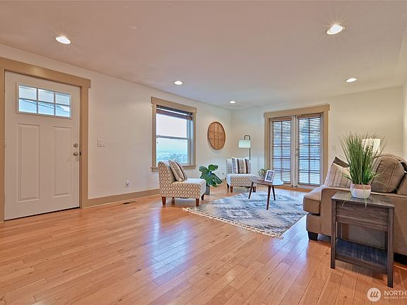 2nd image of 2134 E 14th Street