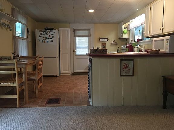 2nd image of 429 Hotel Ave