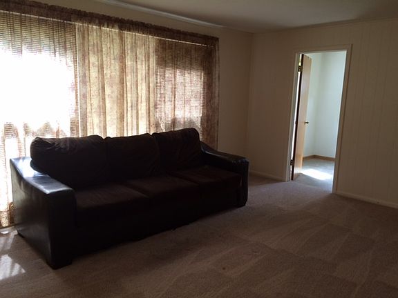 3rd image of 4930 N Best St