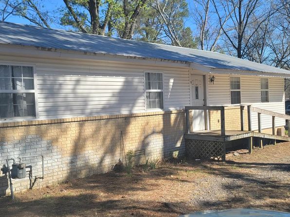 211 McKee St, Pangburn, AR 72121