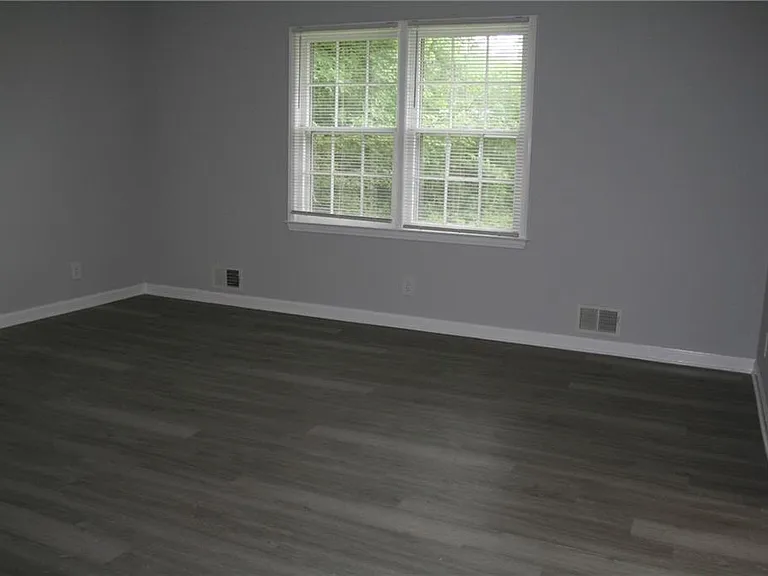 2075 Pinewood Dr — Photo 29