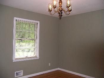 3rd image of 1019 Coleman Dr SW