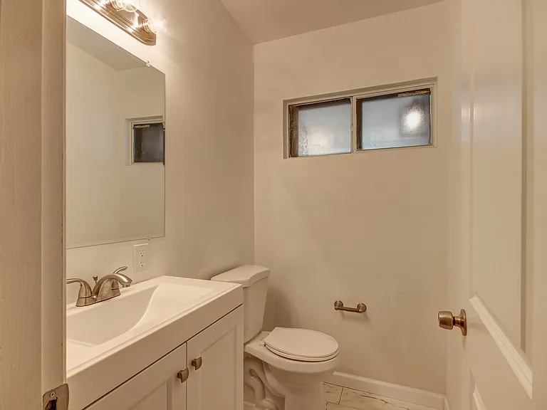 403 Whitehall Dr — Photo 7
