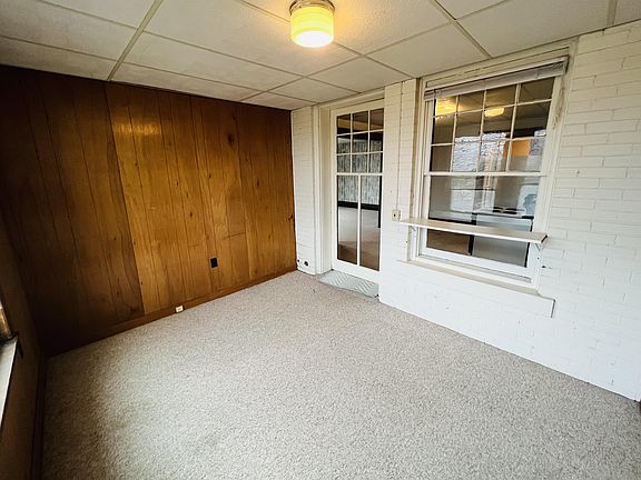 5th image of 19 7th Ave SE #401