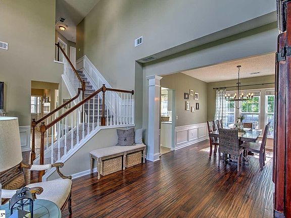 5th image of 417 Collingsworth Ln