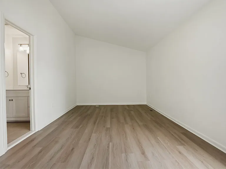 2846 Schoolhouse Cir — Photo 17