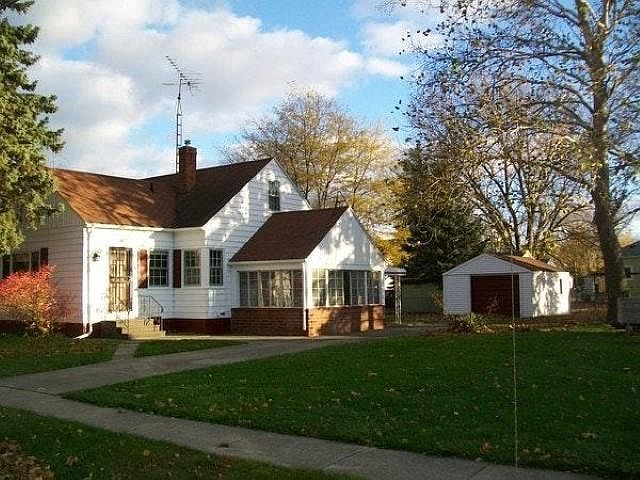 1st image of 2336 Southampton Grand