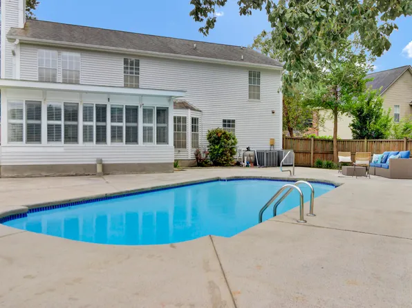 104 S Pembroke Dr, Goose Creek, SC 29445