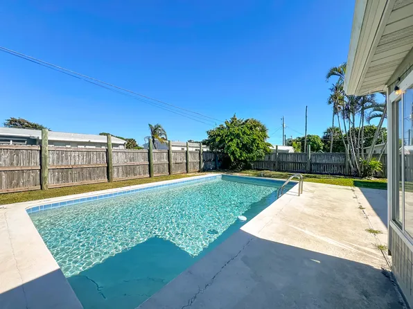 113 SE 1st St, Satellite Beach, FL 32937