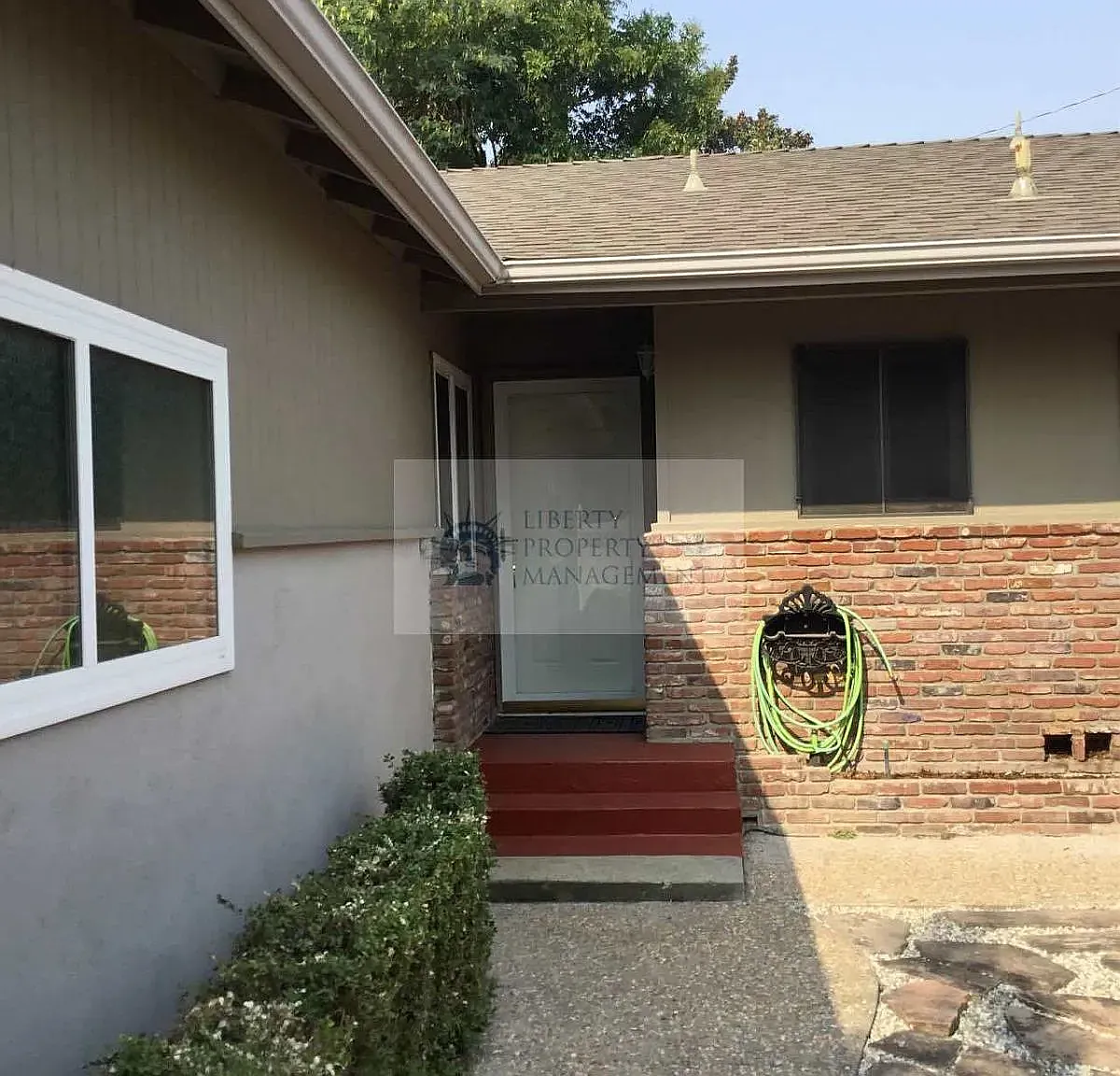 3 bed, 1396 sqft, $2,150 — Photo 3