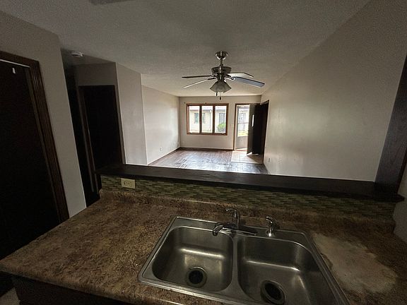 3rd image of 8612 S Maplebrook Cir