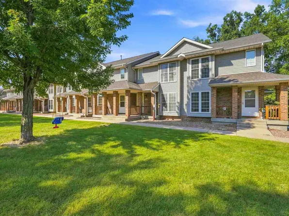 702 W Side Dr, Iowa City, IA 52246
