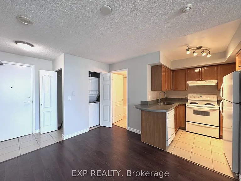 17 Barberry Pl #1803 — Photo 4