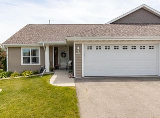 3296 Elk Ridge Dr, Oshkosh, WI 54904