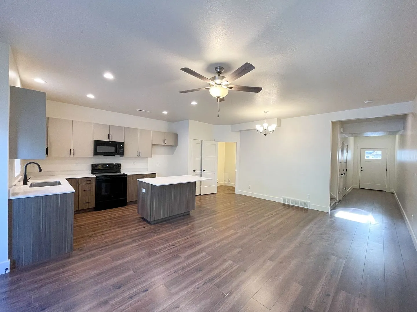 Bluffview Townhomes — Photo 3