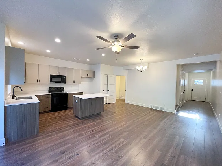 Bluffview Townhomes — Photo 3