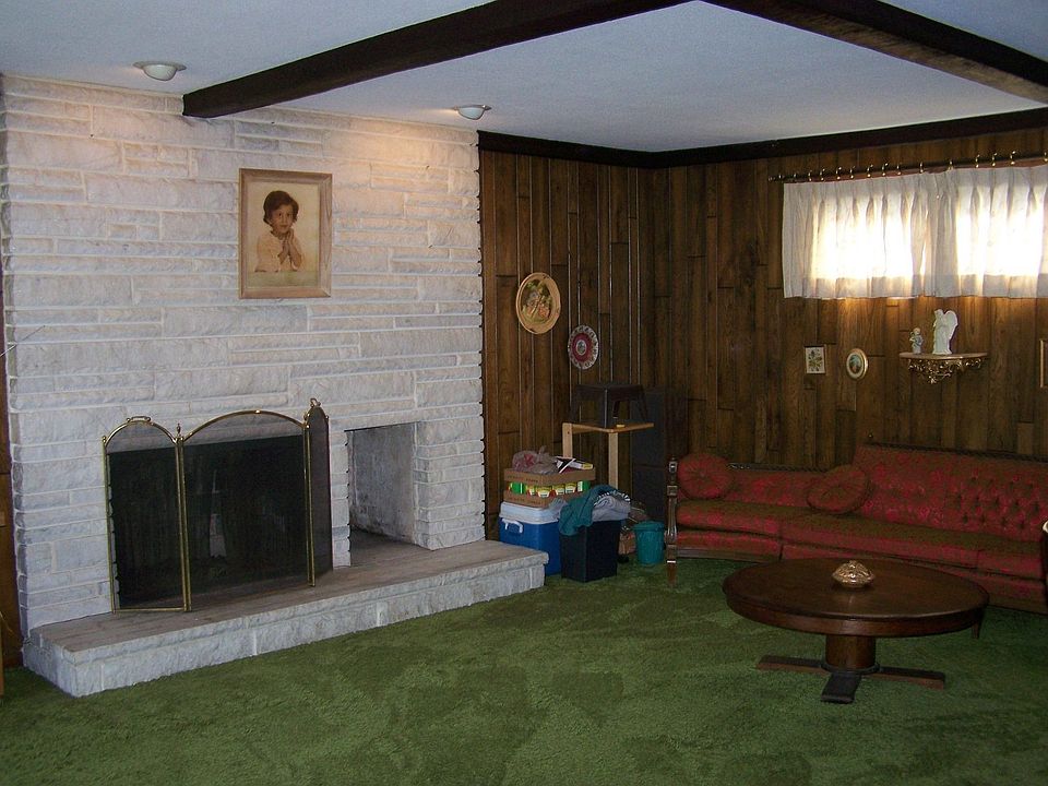 2nd image of 120 Williams St