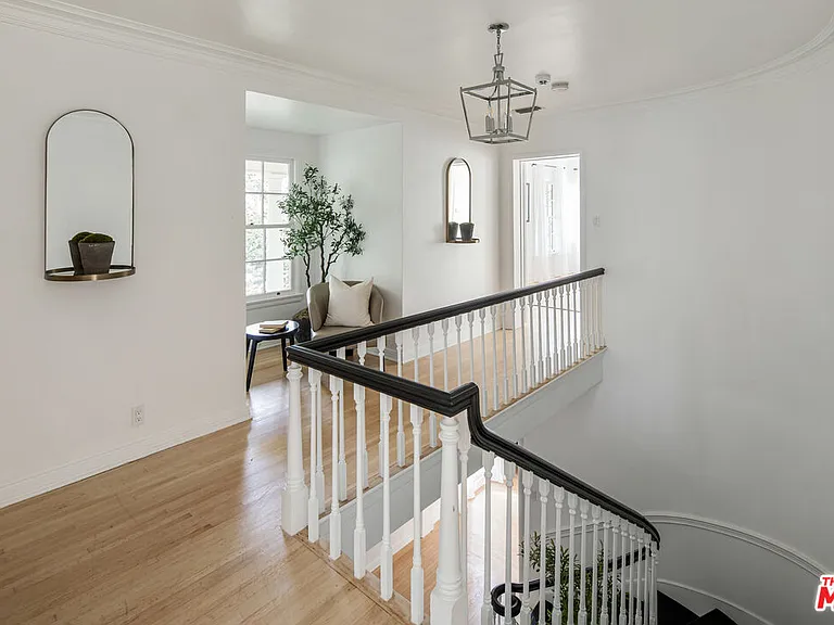 625 N Sierra Dr — Photo 9
