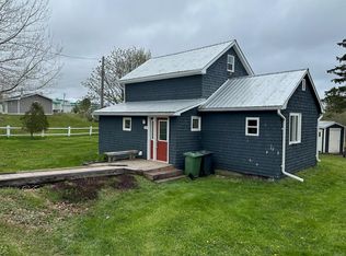 33 Knights Ave, Souris, PE C0A2B0